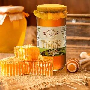 Miel de limon con fondo rustico