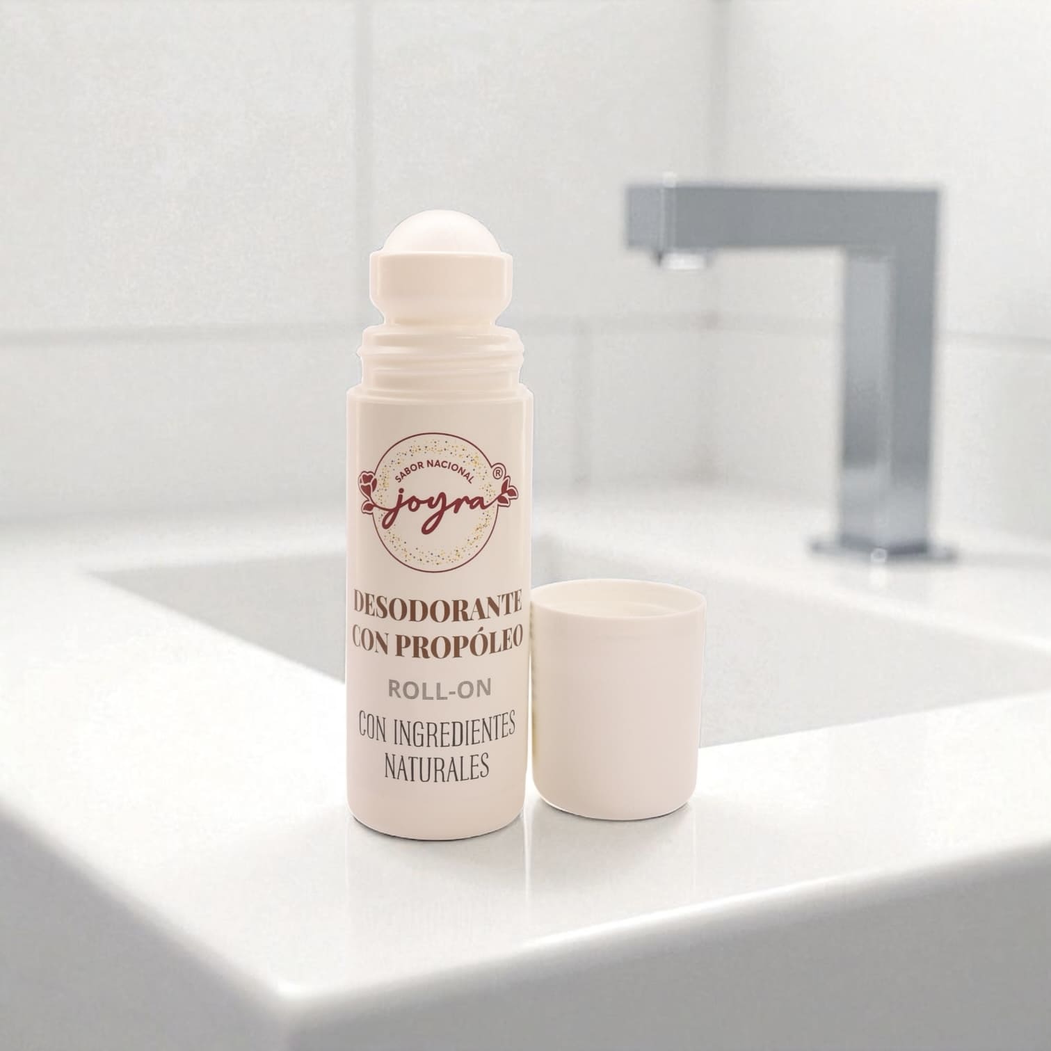 Desodorante natural con propoleo en fondo de baño